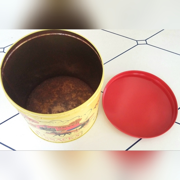 Vintage Snacks Tin Antique Country Home Decor Yellow Red - Picture 7 of 9